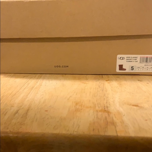 Uggs - Picture 3 of 8